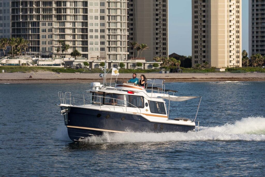 Ranger Tugs R-29 CB