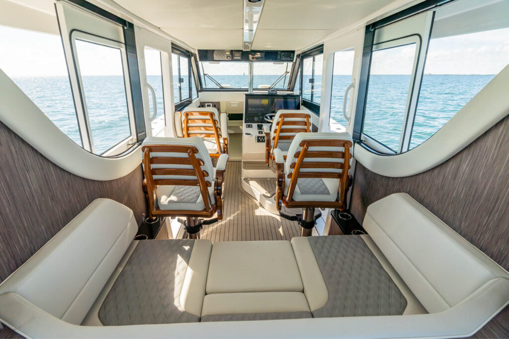 Invincible 46 Pilot House