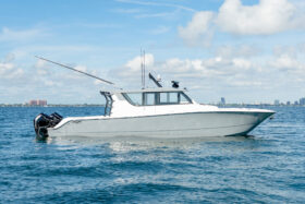 Invincible 46 Pilot House