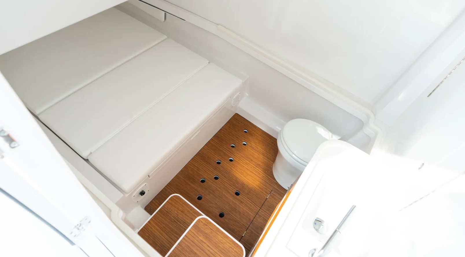 Phenom 37 Center Console