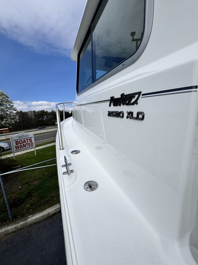 2025 Parker 2520 Pilot House